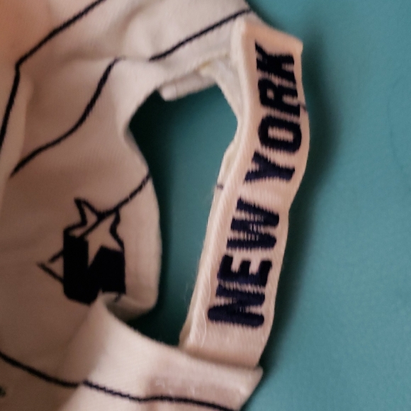 Yankees hat - Picture 2 of 4